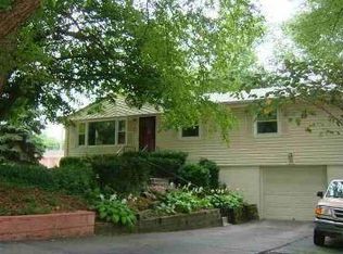 1202 N 88th St, Omaha, NE 68114