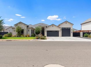 3834 S McKenzie Ln, Washington, UT 84780