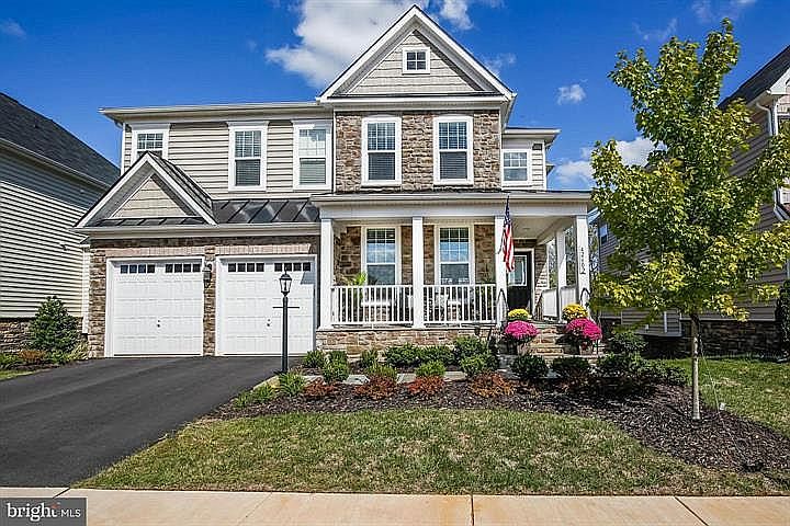 2nd image of 42602 Stratford Landing Dr