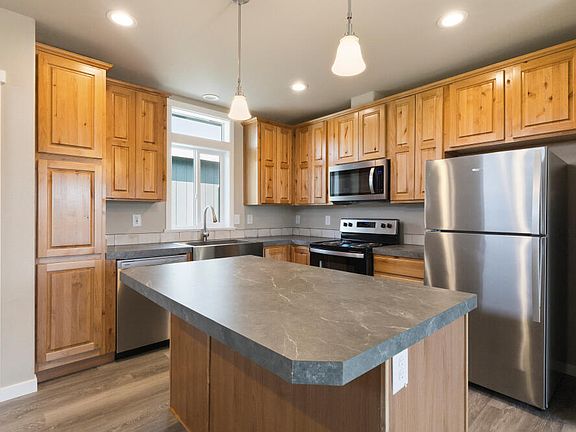 4th image of 5636 Edith Way