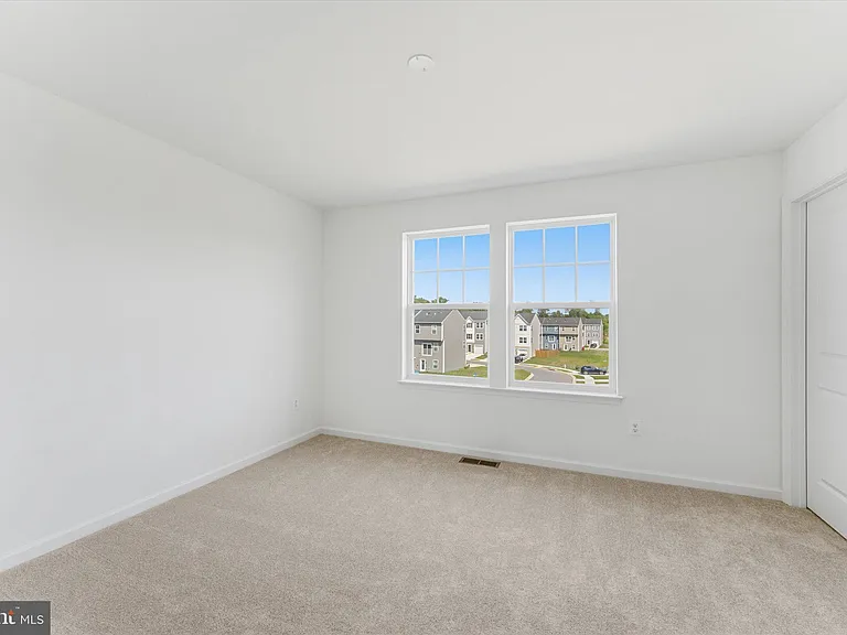 505 Fontana Cir — Photo 16