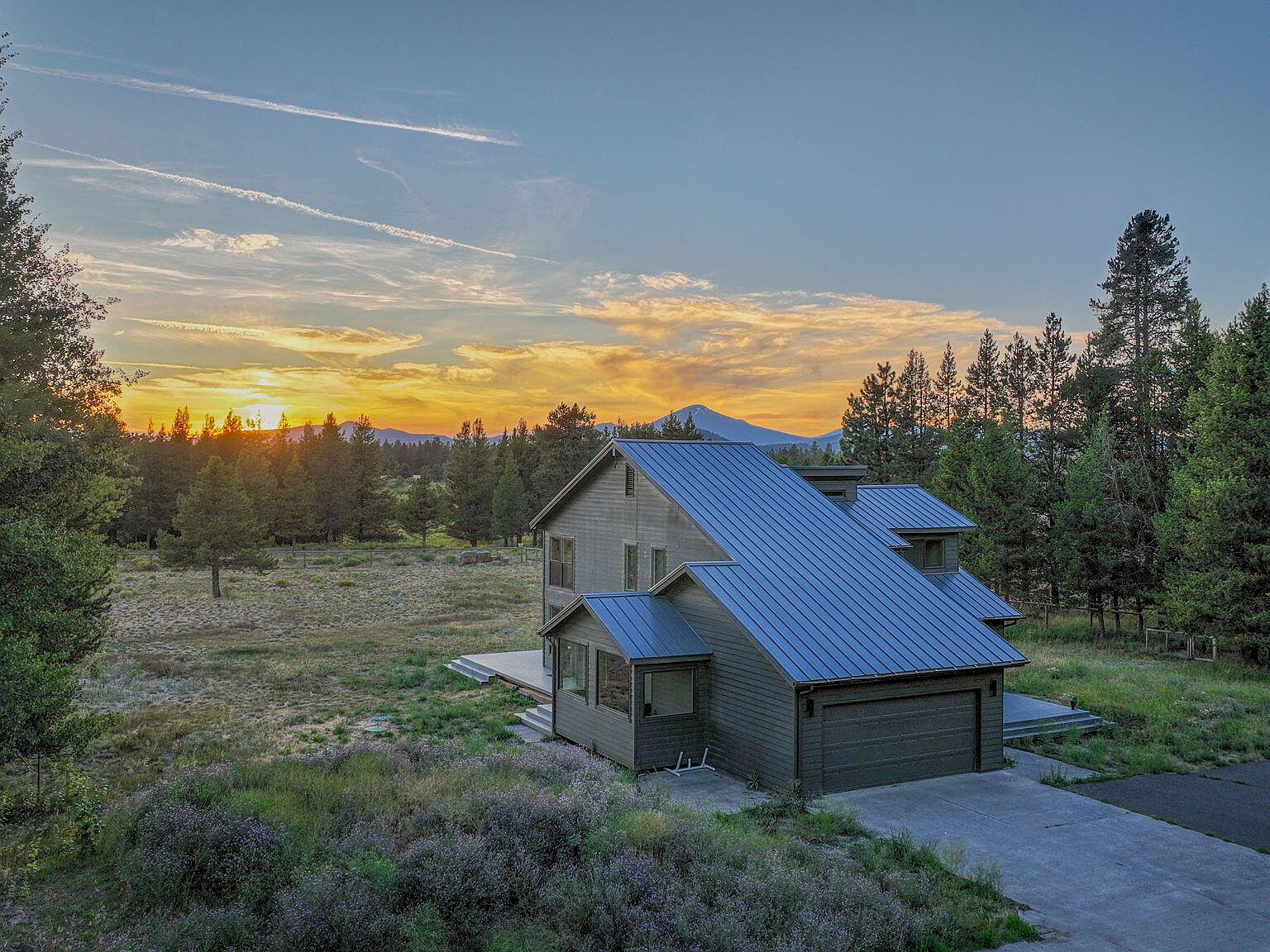 にく 55563 Huntington Rd, Bend, OR 97707 | Zillow