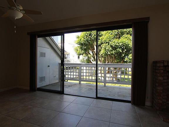 3rd image of 526 Via De La Valle Unit I