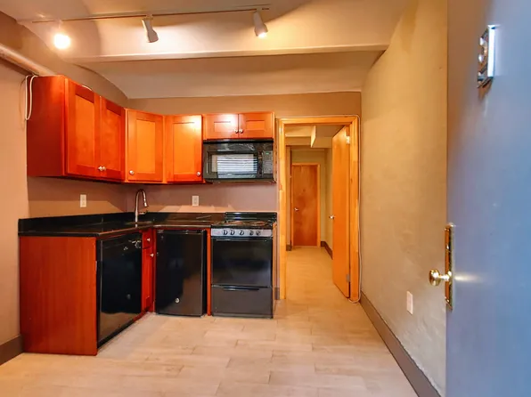 620 E 11th St Bsmt B, New York, NY 10009