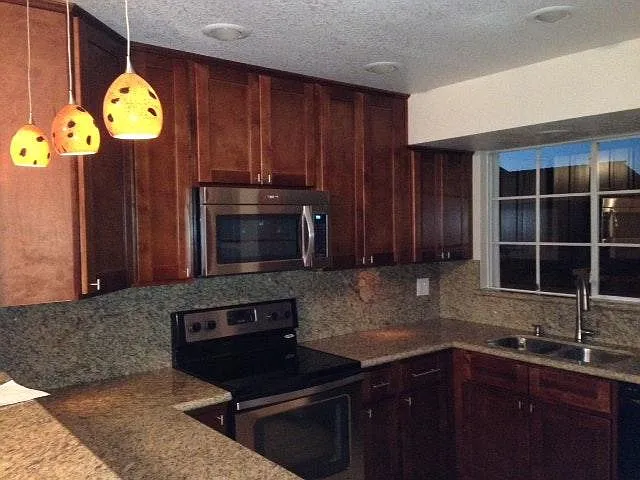 2 bed, 1320 sqft, $1,550 — Photo 2