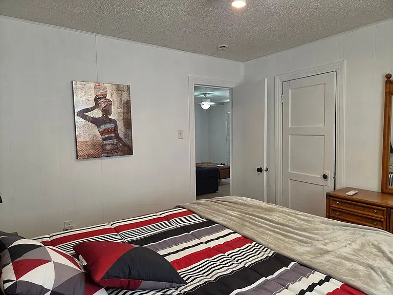 708 Monterrey St — Photo 14