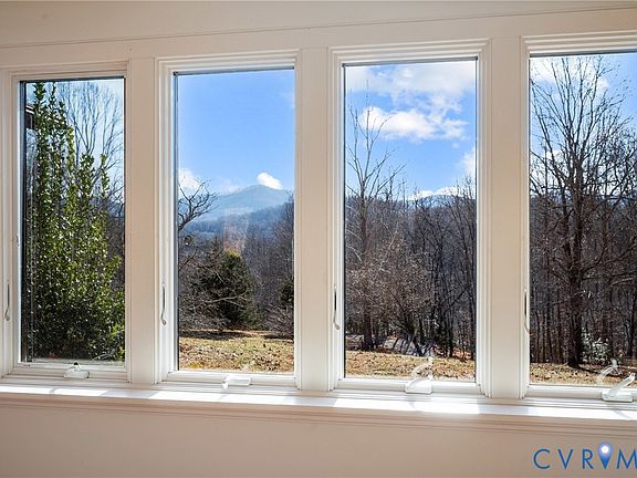 4th image of 2288 Lexington Tpke