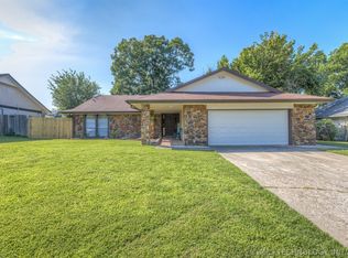 12142 E 37th Pl, Tulsa, OK 74146