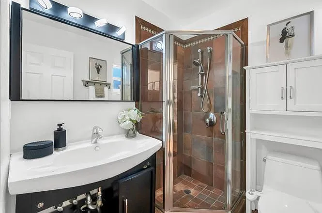 389 Lastreto Ave — Photo 18