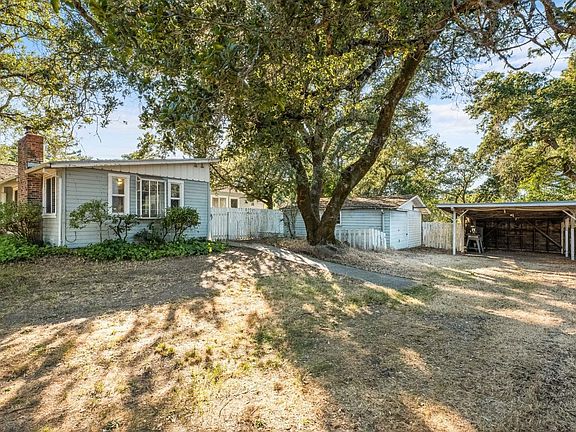 3rd image of 4725 Bridle Trail