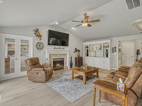 4th image of 6356 Castle Pines Cir N