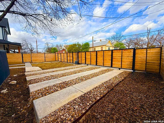 4 bed, 4.0 bath, 3092 sqft, $3,695 — Photo 4