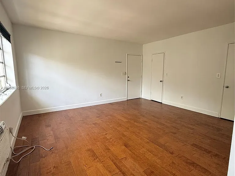 1616 Michigan Ave #15 — Photo 4