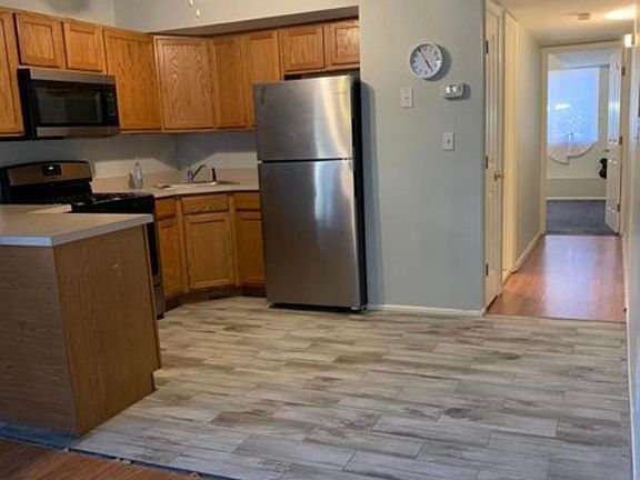 3rd image of 62 Pheasant Ln #2