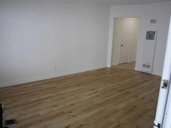 3rd image of 11816 Goshen Ave APT 6