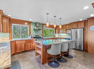 1415 Honeysuckle Ave, Medford, OR