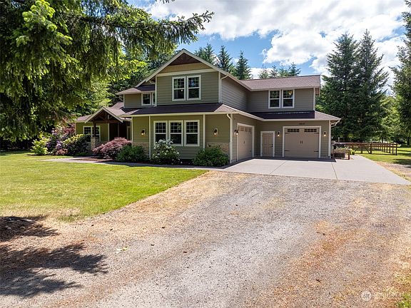 3rd image of 15610 Cascade Vista Lane SE
