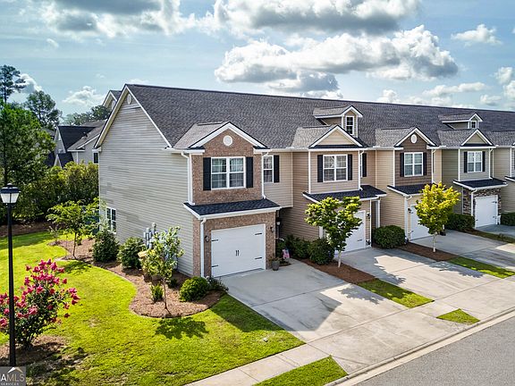 2nd image of 255 Cantle Dr