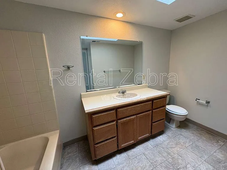 3090 W Queens Cir — Photo 9