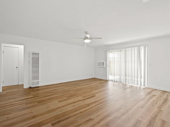 5th image of 230 S Oak St #230