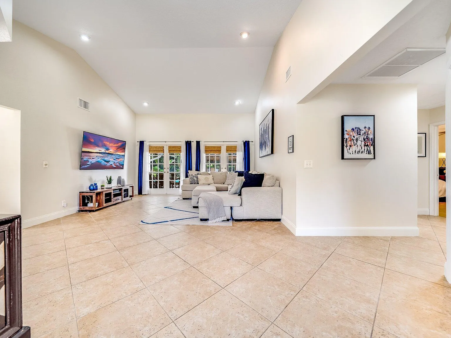 4 bed, 3.5 bath, 2632 sqft, $5,500 — Photo 3