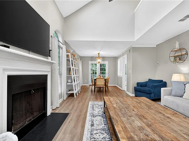 5035 N Bridges Dr — Photo 6
