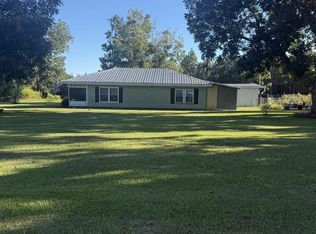 668 Ten Mile Rd, Fitzgerald, GA 31750