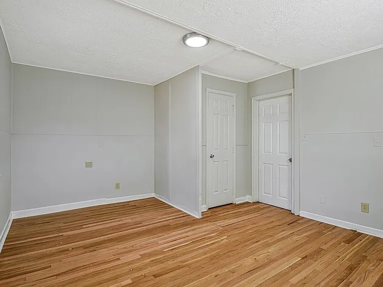 5700 Washington Blvd — Photo 25