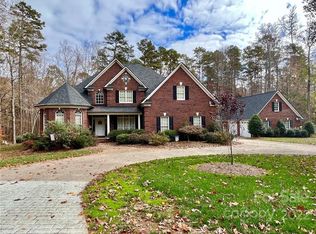 6376 Fox Chase Dr, Davidson, NC 28036