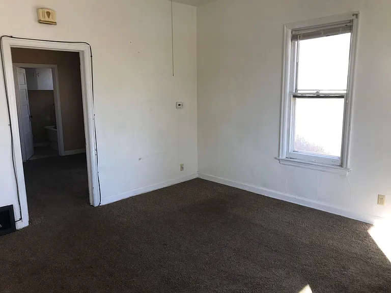 1200 E 21st St #1 — Photo 5