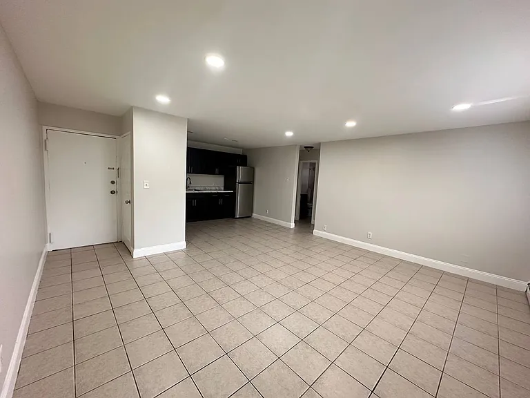 18 Hampton Rd #B9 — Photo 4