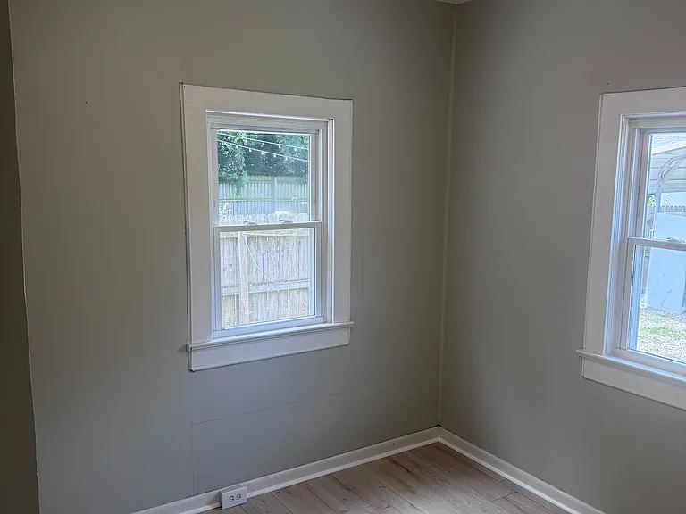 709 E Poythress St — Photo 7