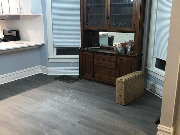 4th image of 1128 W Lill Ave #1