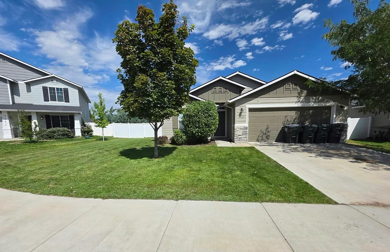 1520 W Atacama Drive — Photo 1
