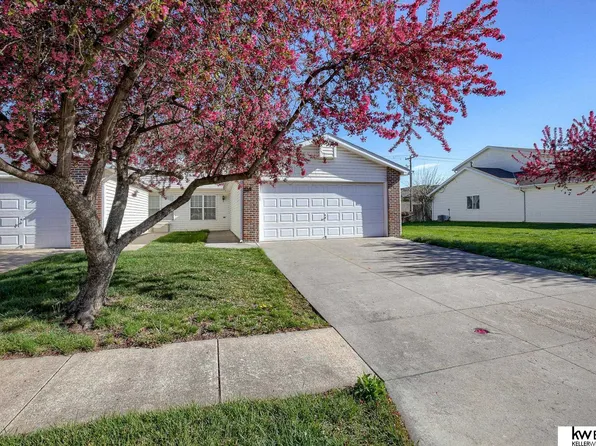 2250 W Todd Ln, Lincoln, NE 68528