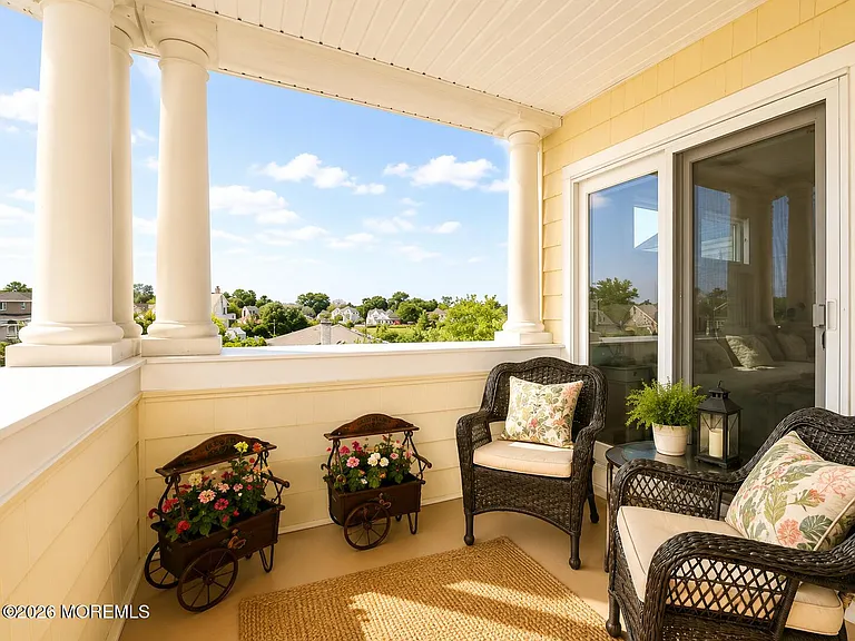 42 Valentine St — Photo 25