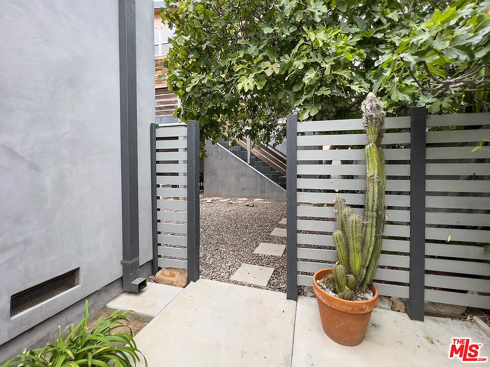 3 bed, 2.5 bath, 2030 sqft, $7,495 — Photo 1