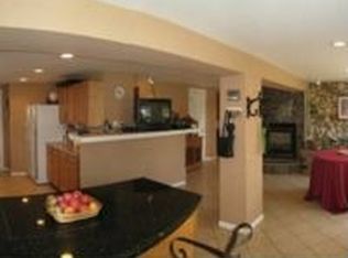 988 Mountain St, Aurora, IL 60505