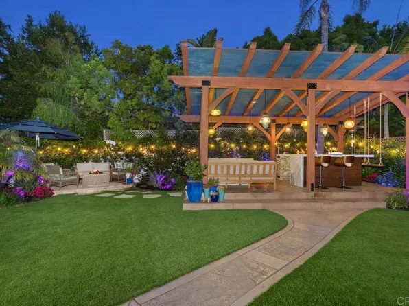 2207 Lagoon View Dr, Cardiff, CA 92007