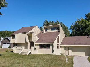 5885 Springvale Rd, Boyne Falls, MI 49713