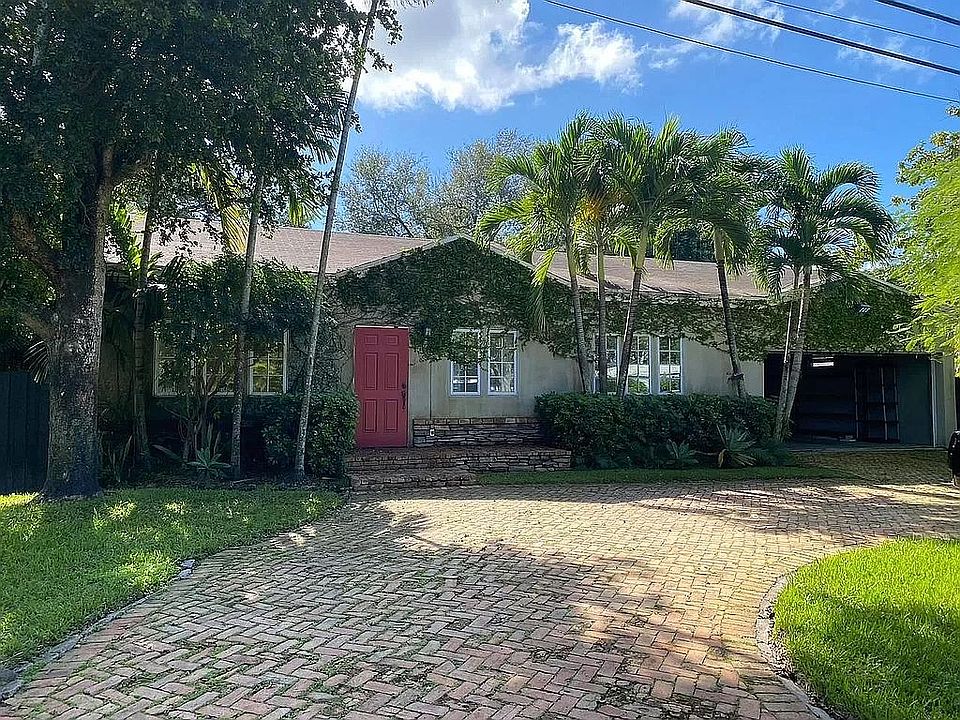 1st image of 1004 NE 119th St