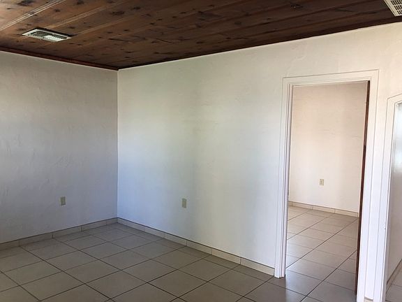 5th image of 929 E Turney Ave APT 4