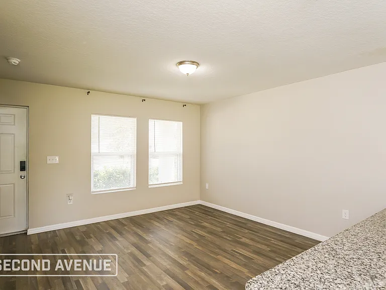 41 Raemoor Dr — Photo 6