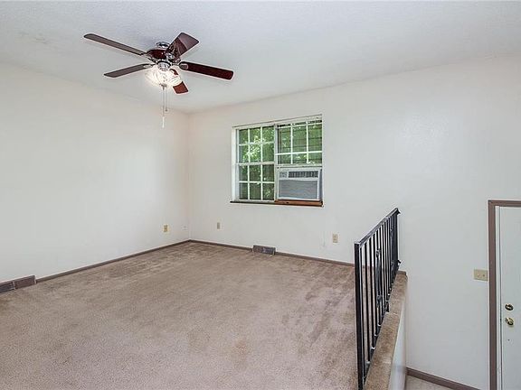 3rd image of 209 NW Young St