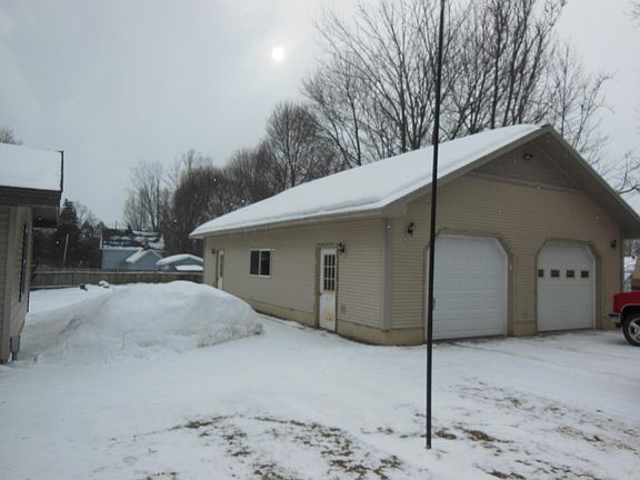 2nd image of 4319 Smith St