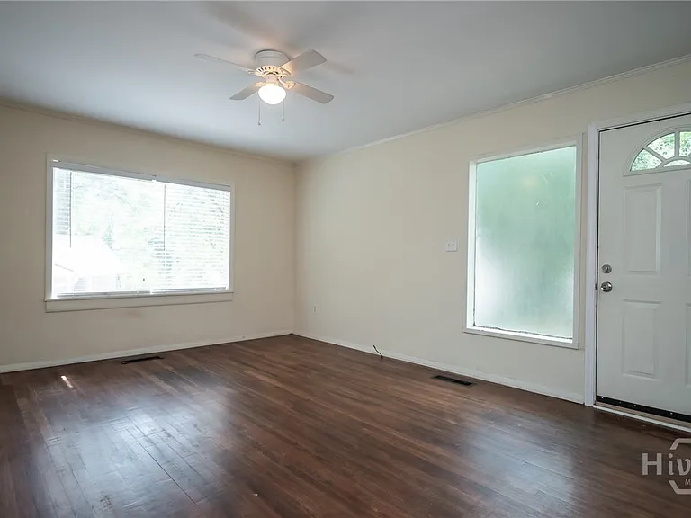 175 Habersham Way — Photo 3