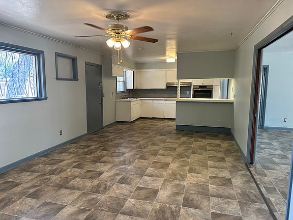 5th image of 1215 S Azalea St