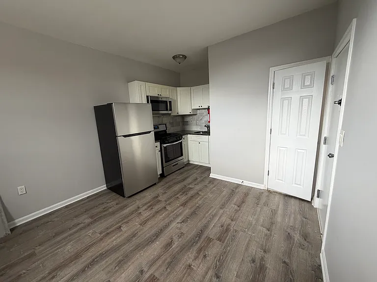 219 Hillside Ave #8 — Photo 3