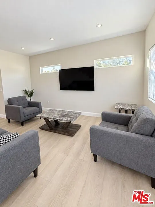 2 bed, 2.5 bath, 1084 sqft, $3,400 — Photo 1