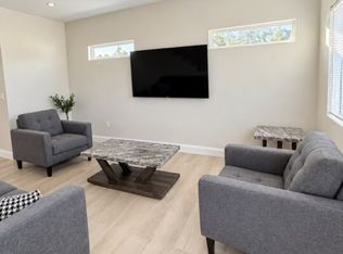 10743 Saticoy St, Sun Valley, CA 91352